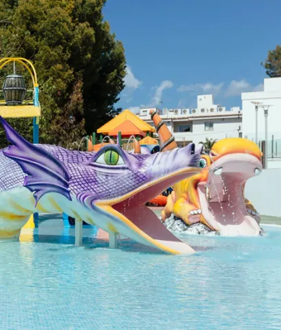 Cabezas de Drac en piscina infantil Palmanova